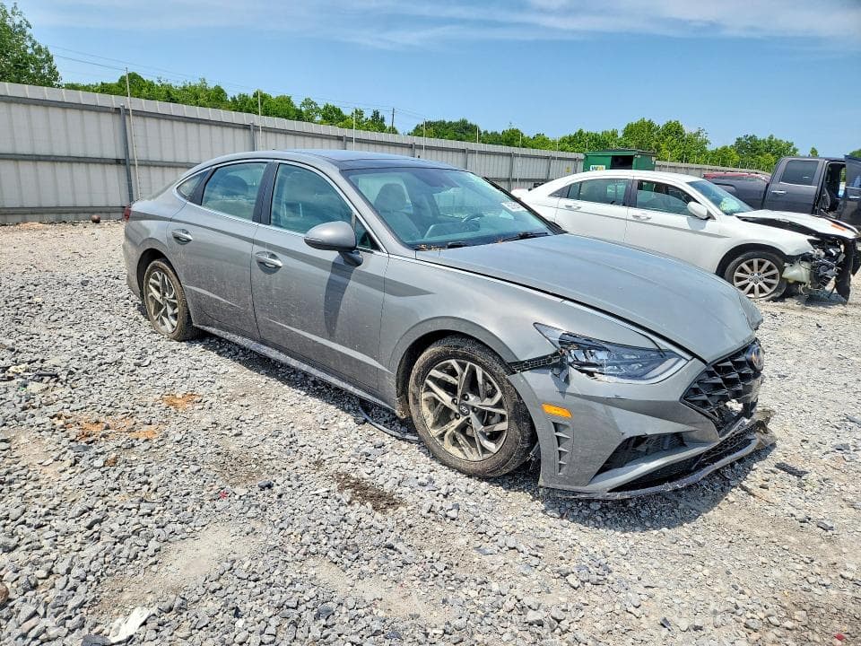 2022 HYUNDAI SONATA SEL 4