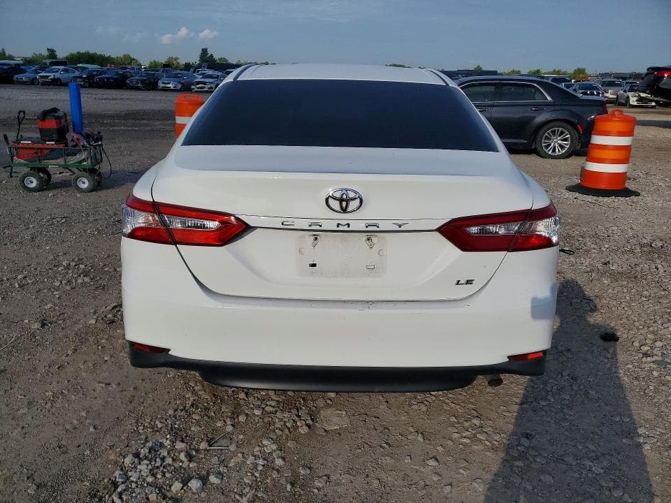 2018 TOYOTA CAMRY LE 6