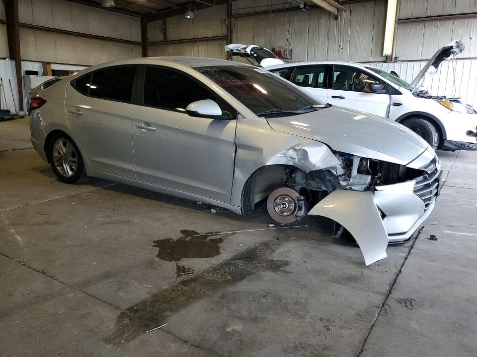 2019 HYUNDAI ELANTRA SEL 4
