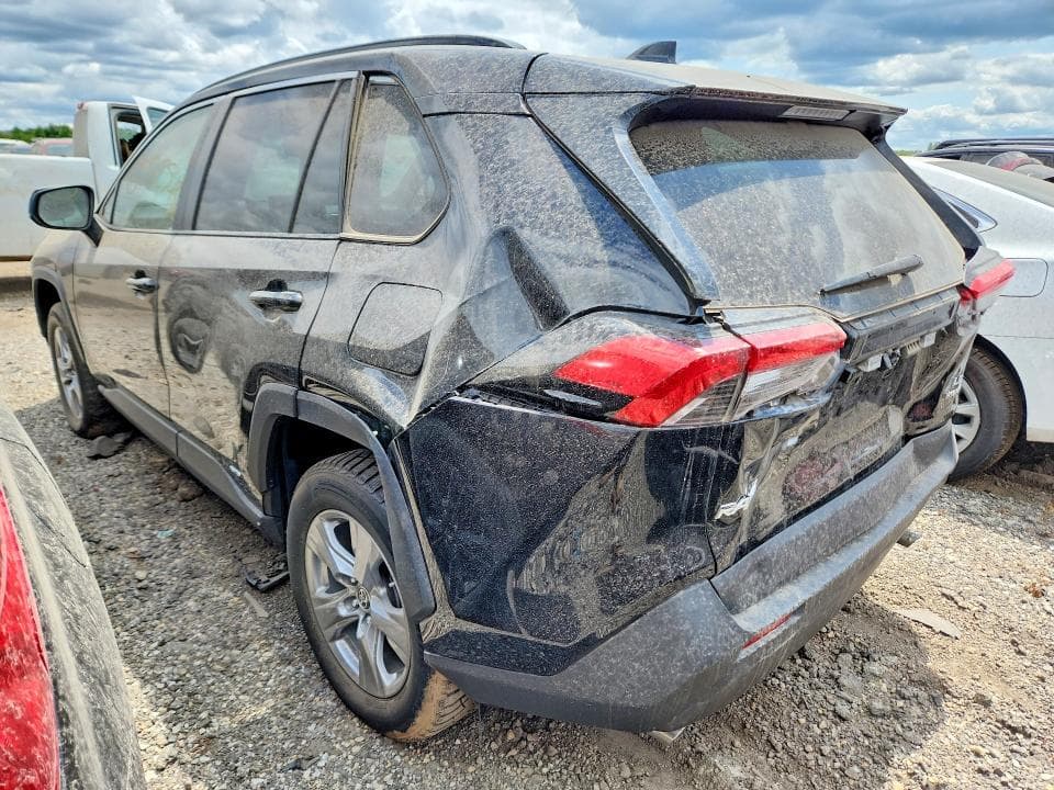 2022 TOYOTA RAV4 LE 2