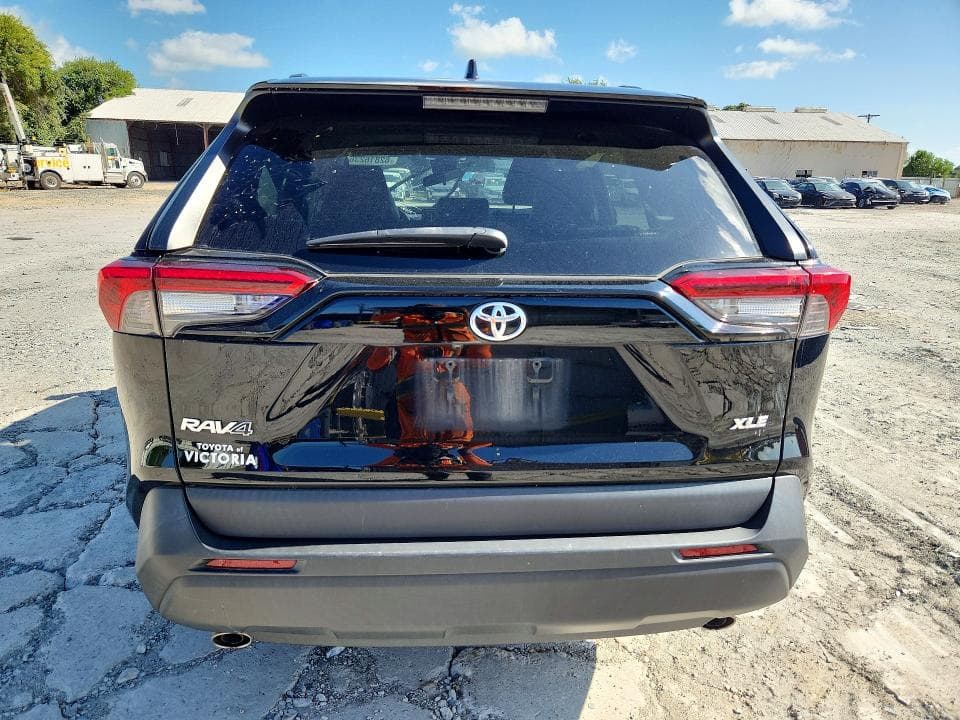 2022 TOYOTA RAV4 XLE PREMIUM 6