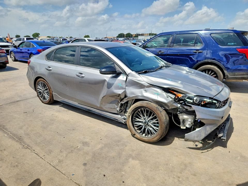 2022 KIA FORTE GT LINE 4