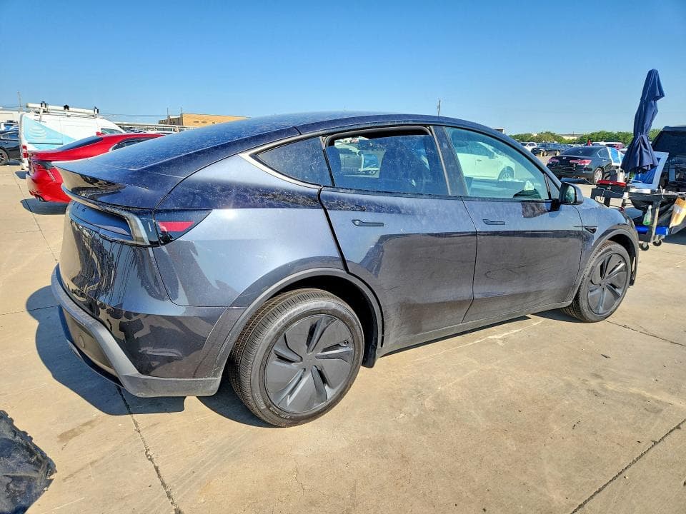 2026 TESLA MODEL Y 3