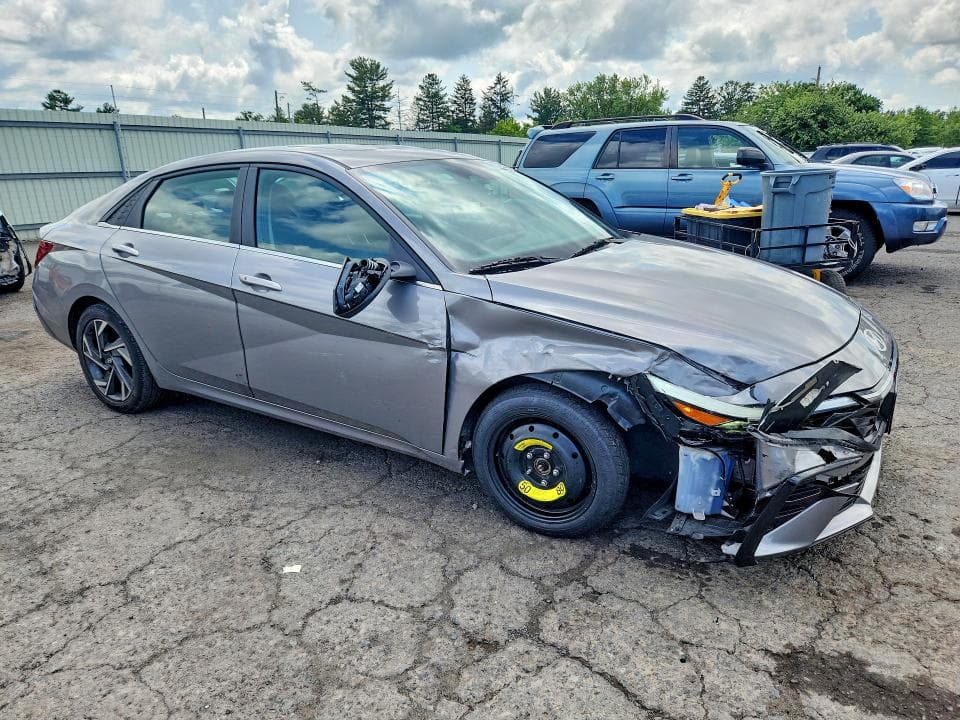 2024 HYUNDAI ELANTRA SEL 4