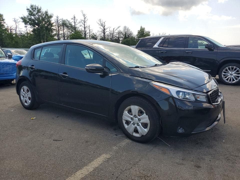 2017 KIA FORTE5 LX 4