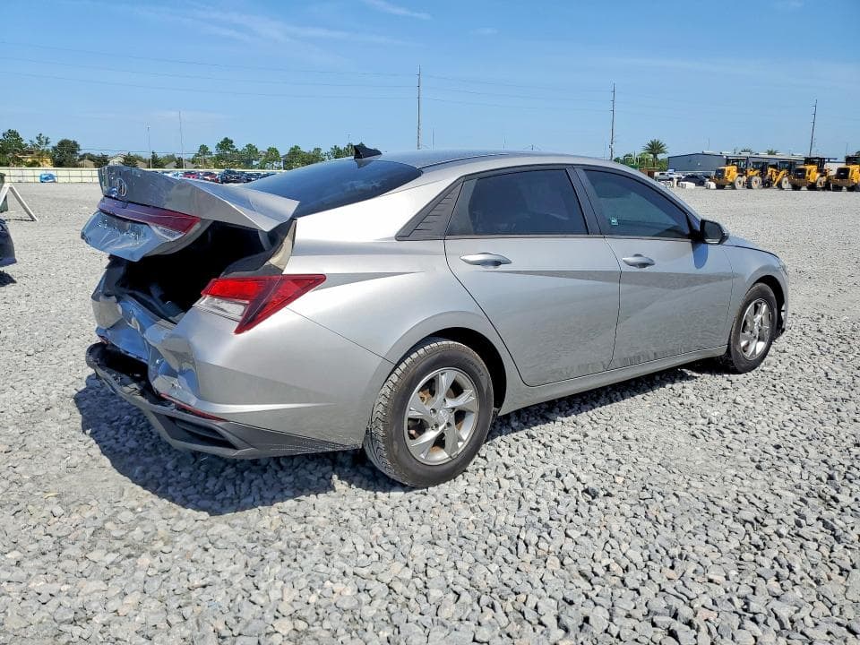 2021 HYUNDAI ELANTRA SE 3