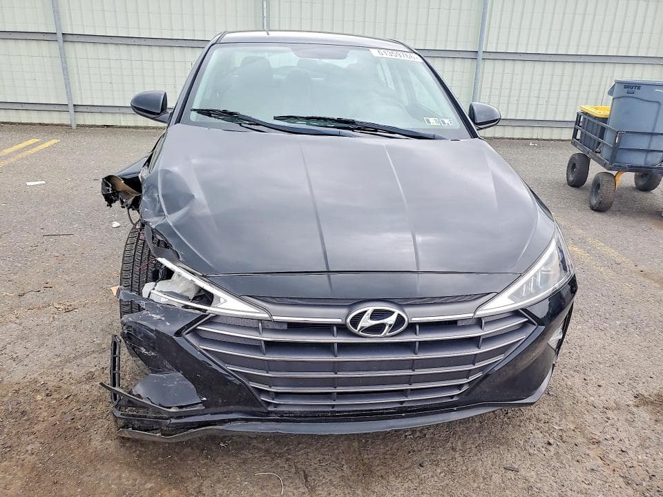 2019 HYUNDAI ELANTRA SE 5