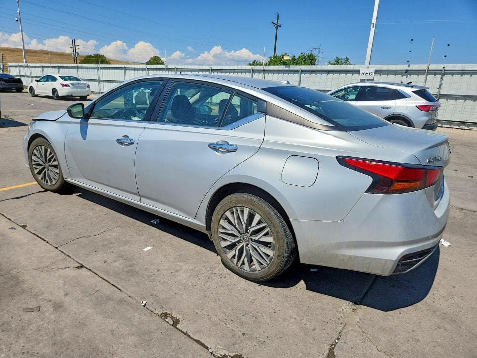 2024 NISSAN ALTIMA SV 2