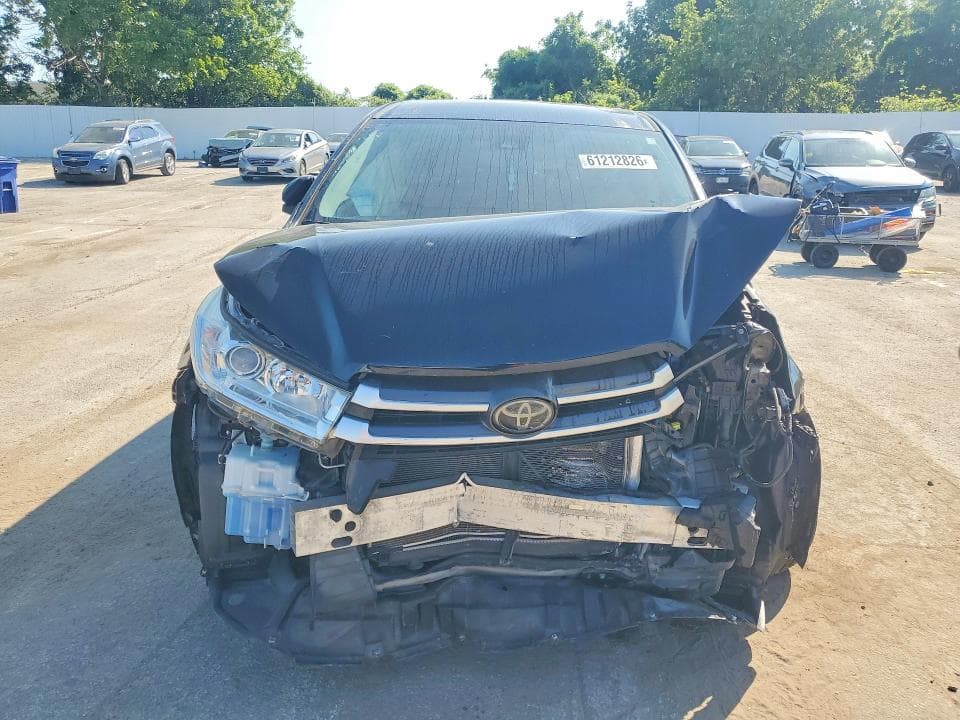2018 TOYOTA HIGHLANDER LE 5