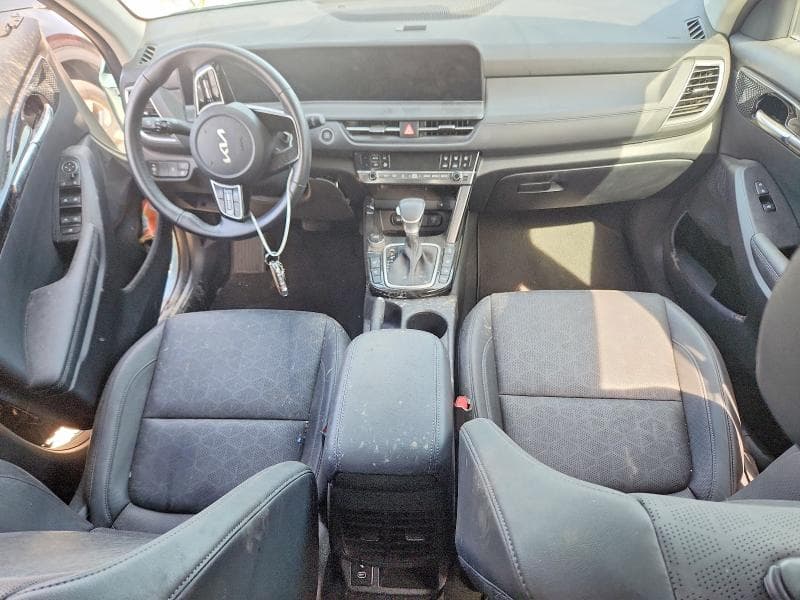 2025 KIA SELTOS EX 8