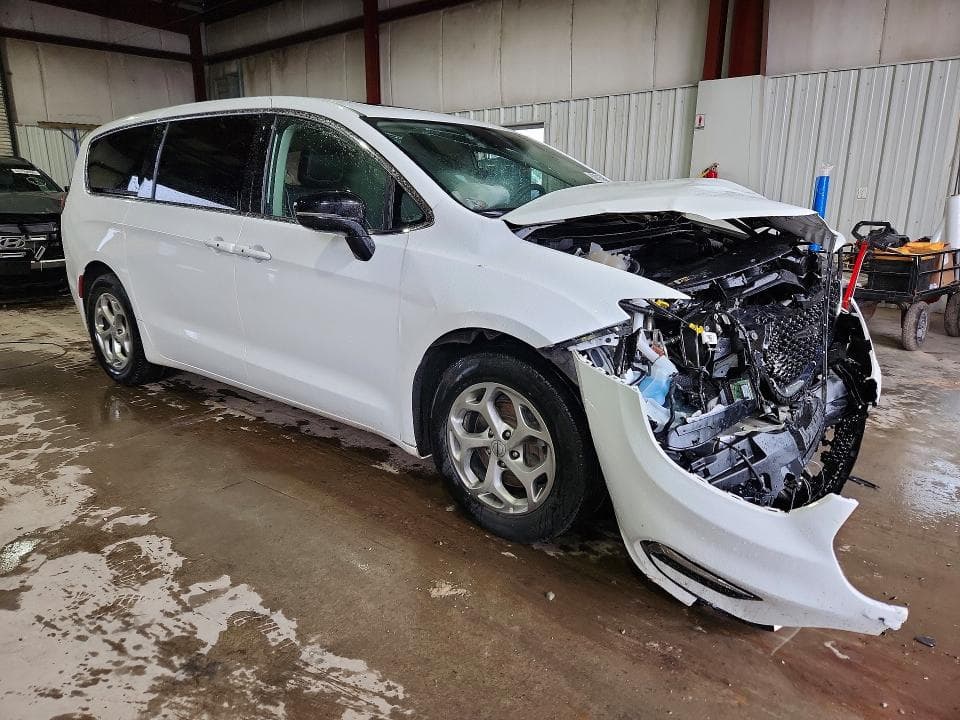 2024 CHRYSLER PACIFICA LIMITED 4