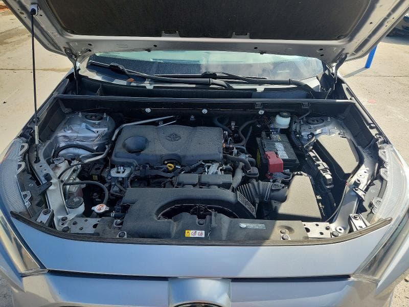 2020 TOYOTA RAV4 LE 12