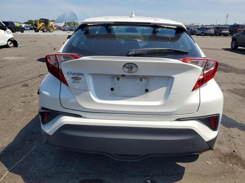 2022 TOYOTA C-HR XLE 6