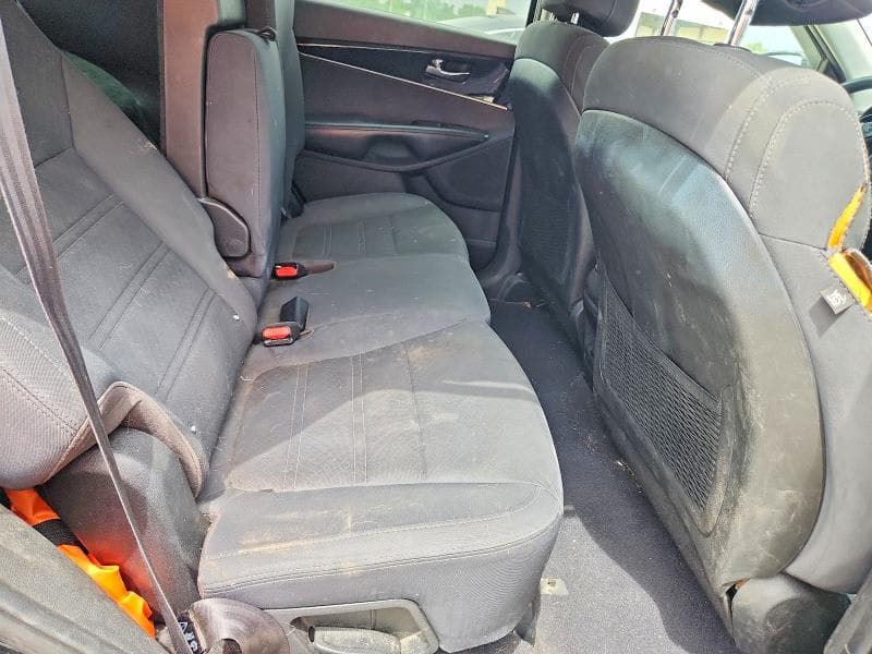 2018 KIA SORENTO LX V6 11