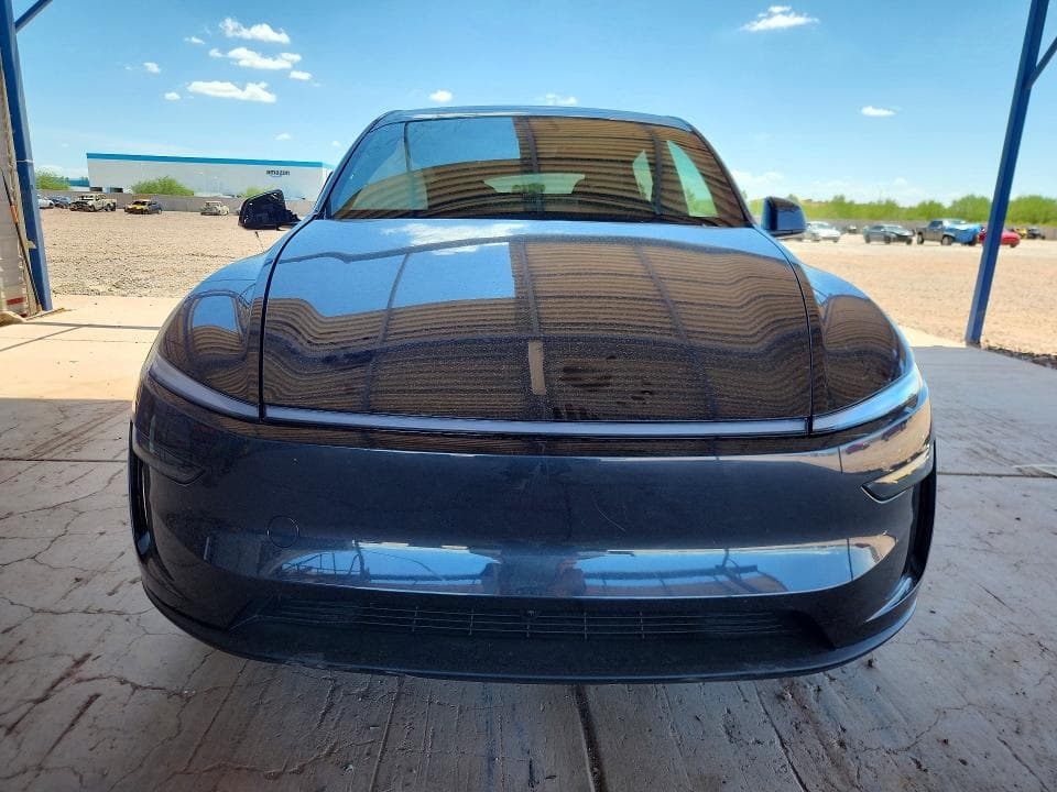 2026 TESLA MODEL Y 5