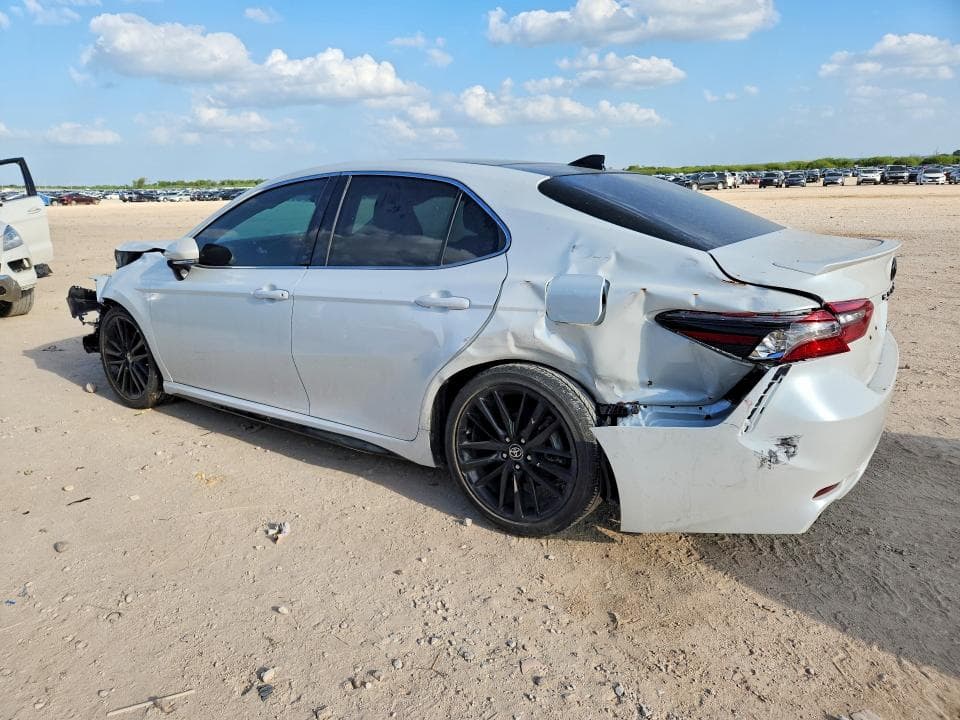 2022 TOYOTA CAMRY XSE 2