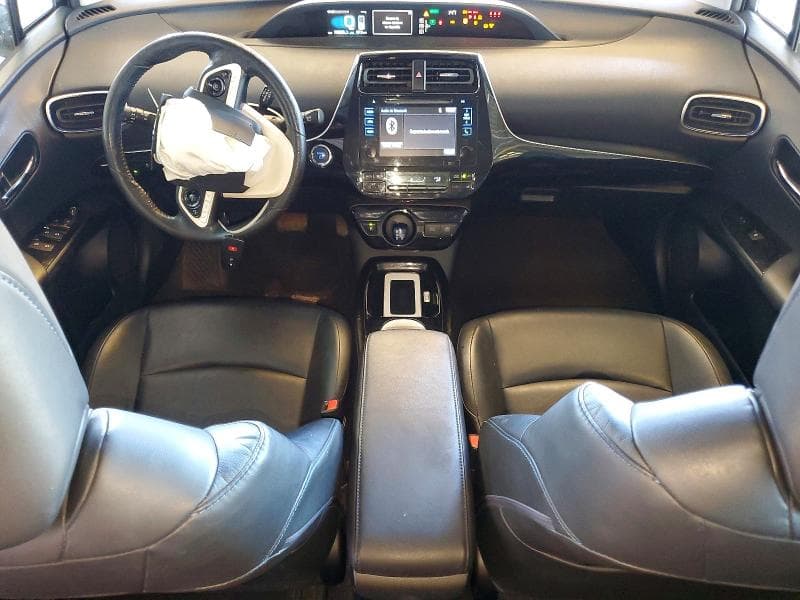 2017 TOYOTA PRIUS THREE TOURING 8