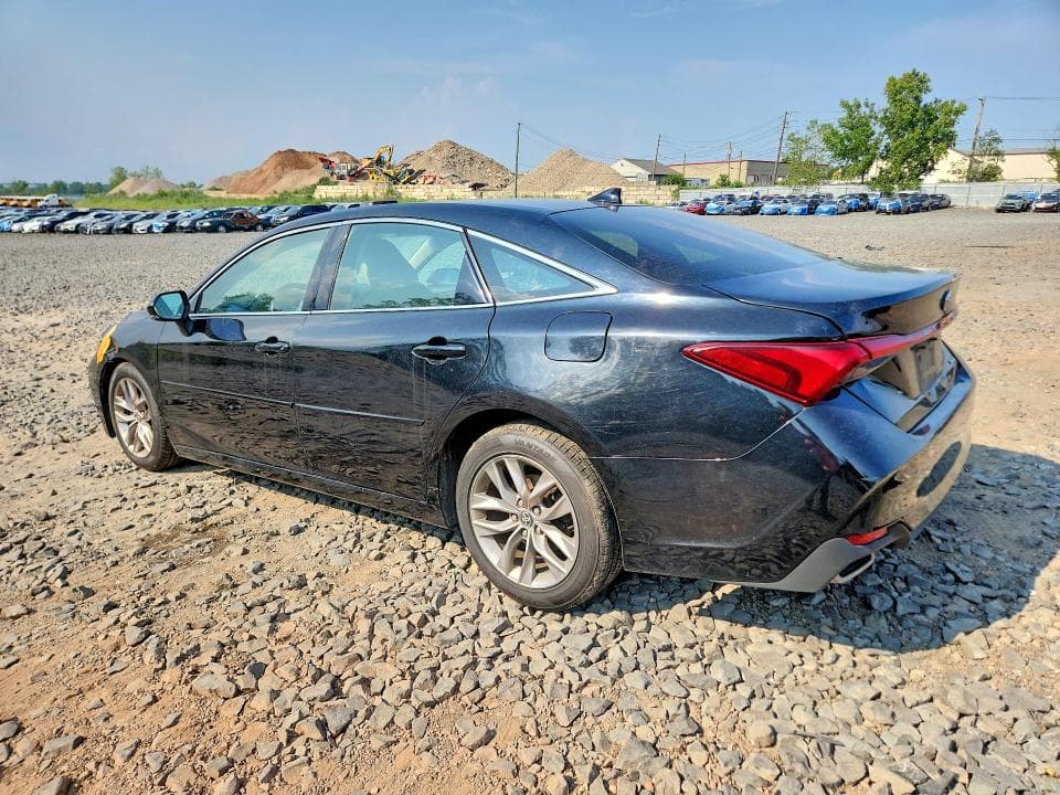 2020 TOYOTA AVALON XLE 2
