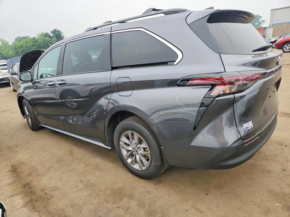 2025 TOYOTA SIENNA XLE 8-PASSENGER 2