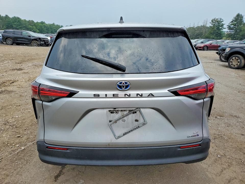 2021 TOYOTA SIENNA LE 6
