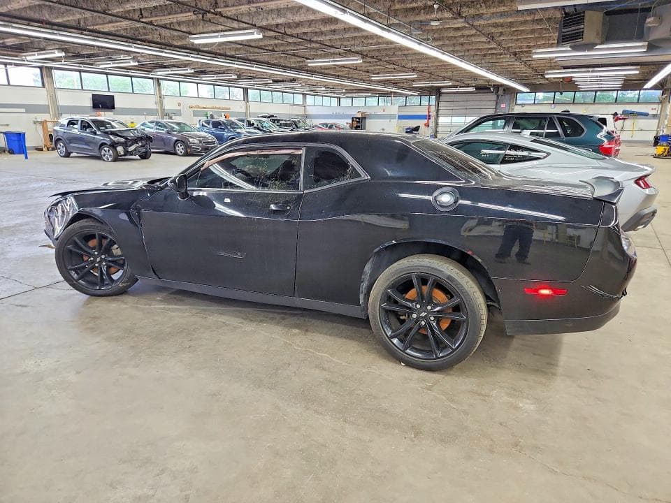 2018 DODGE CHALLENGER SXT 2