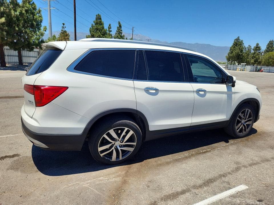 2018 HONDA PILOT TOURING 3