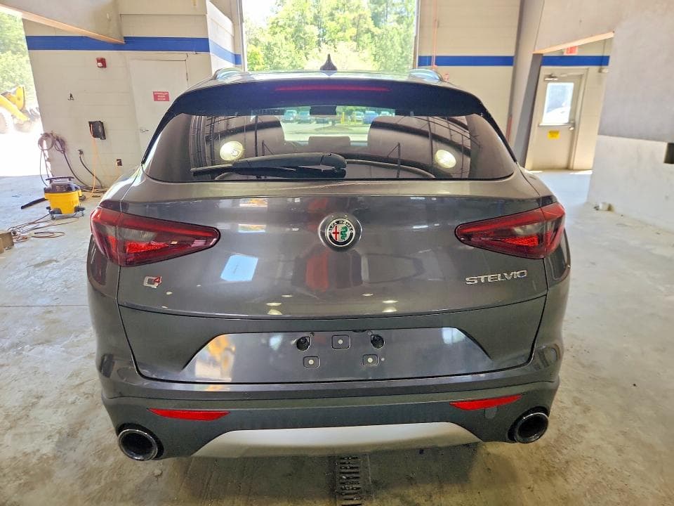 2018 ALFA ROMEO STELVIO 6
