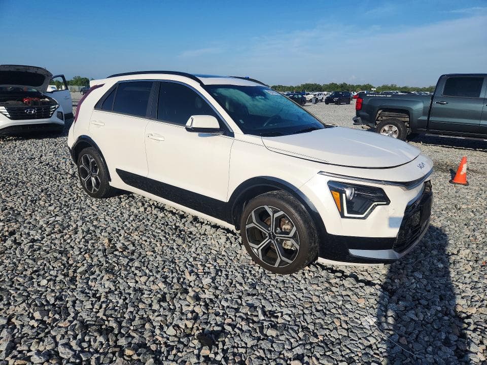 2024 KIA NIRO EX 4