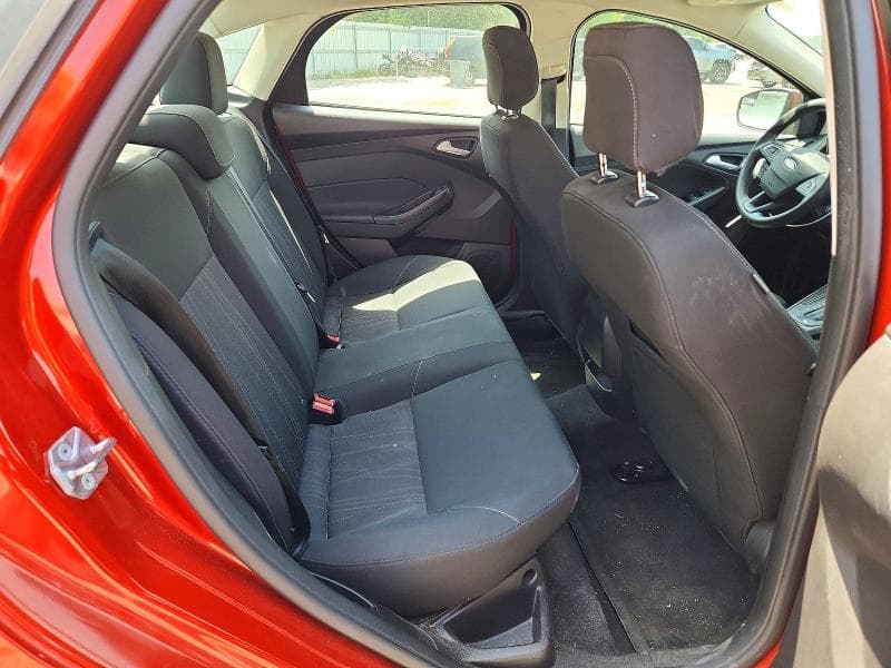 2018 FORD FOCUS SE 10