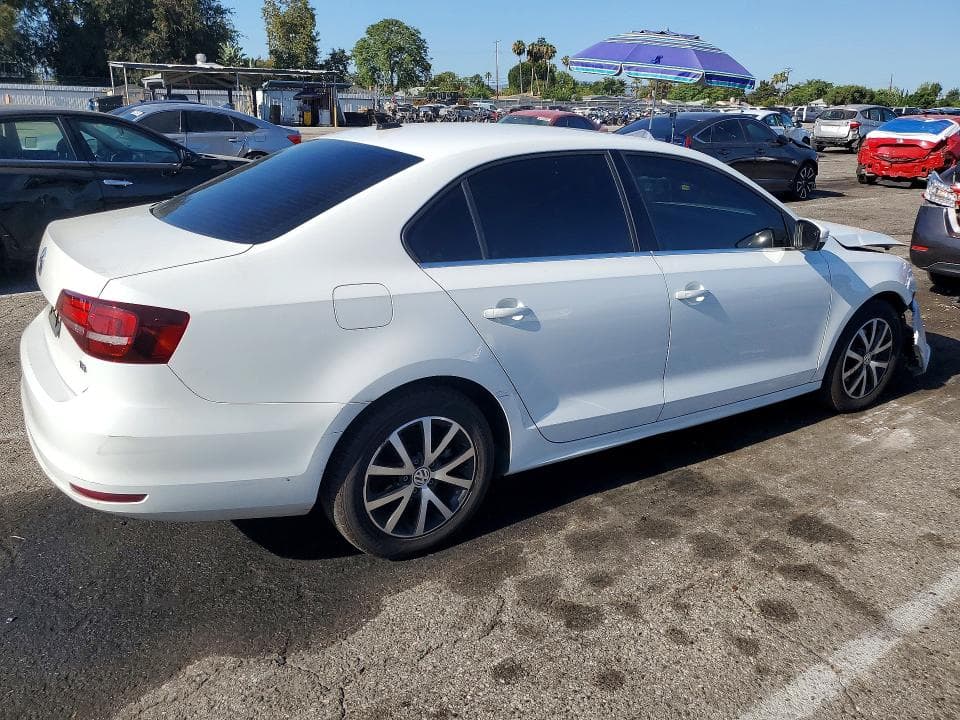 2017 VOLKSWAGEN JETTA SE 3