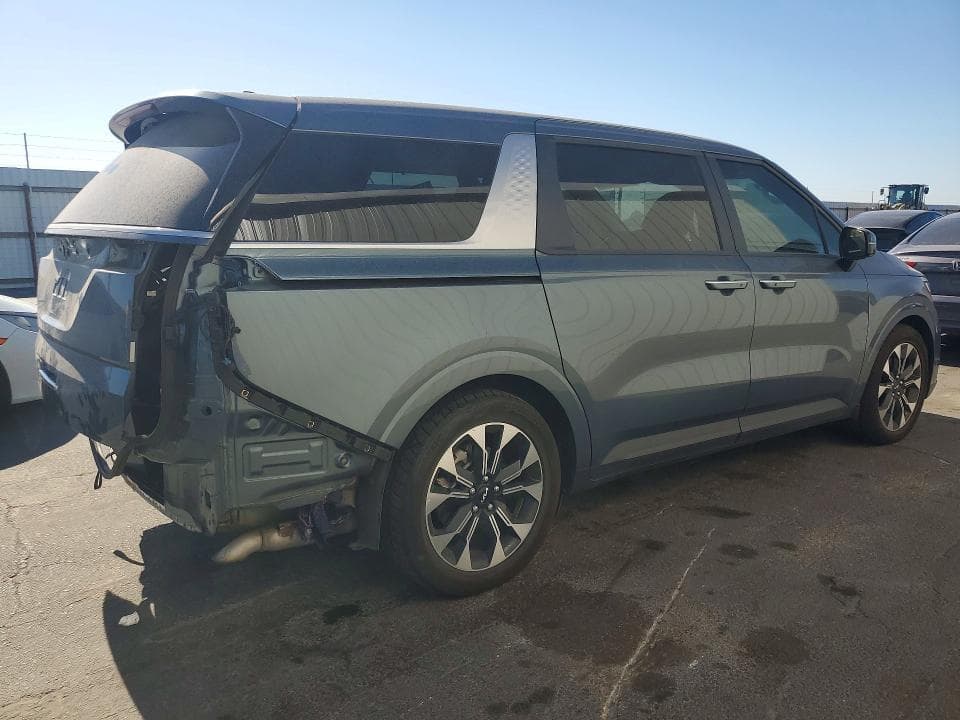 2022 KIA CARNIVAL EX 3