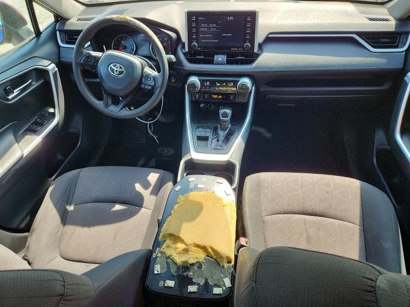 2019 TOYOTA RAV4 XLE 8