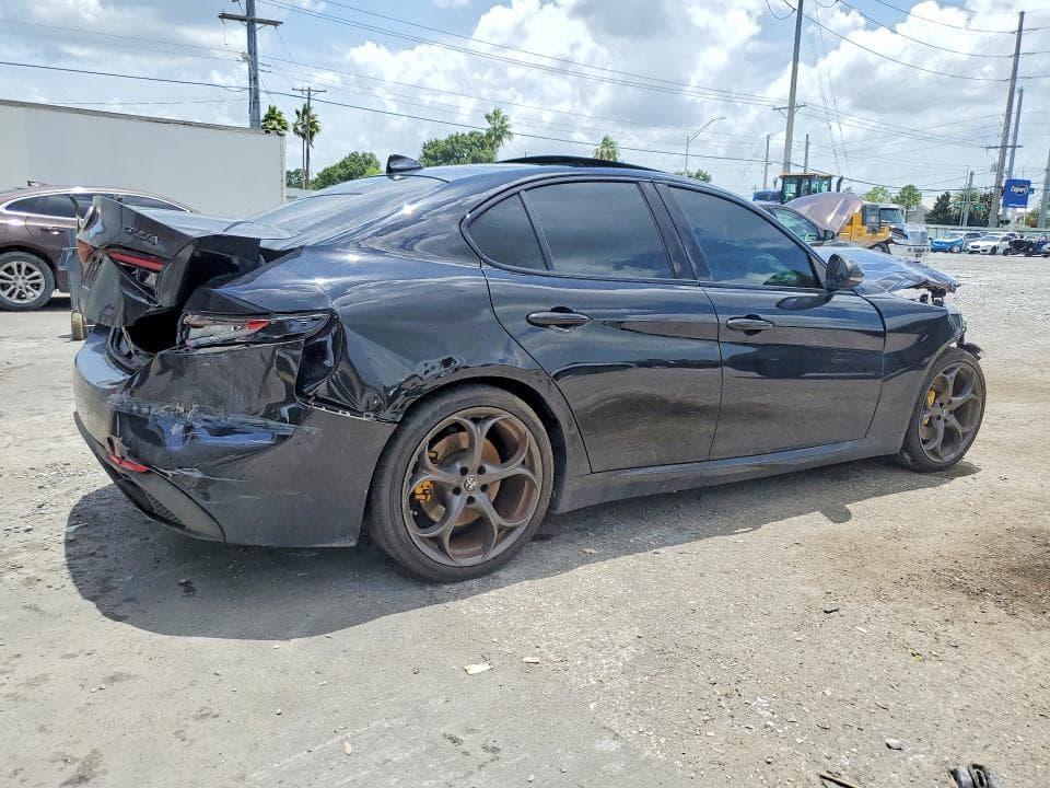 2021 ALFA ROMEO GIULIA TI 3