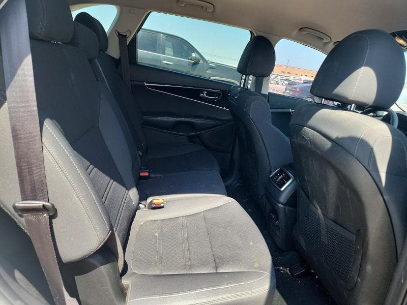 2020 KIA SORENTO LX 11