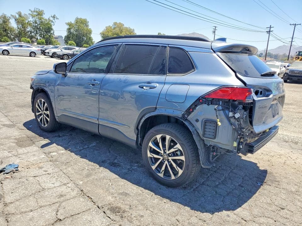 2022 TOYOTA COROLLA CROSS XLE 2