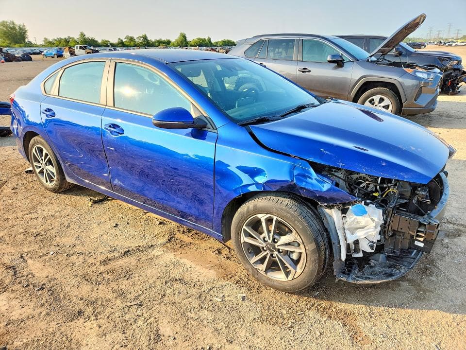 2023 KIA FORTE LXS 4