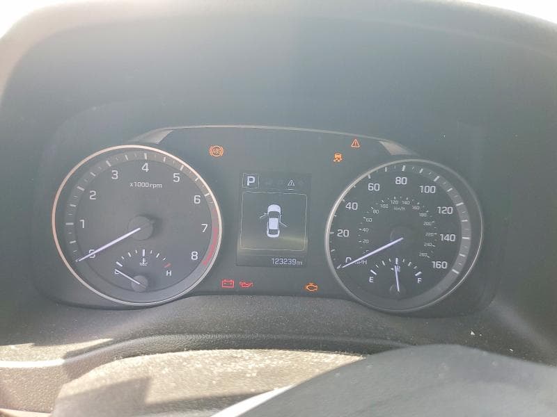 2018 HYUNDAI ELANTRA SEL 9