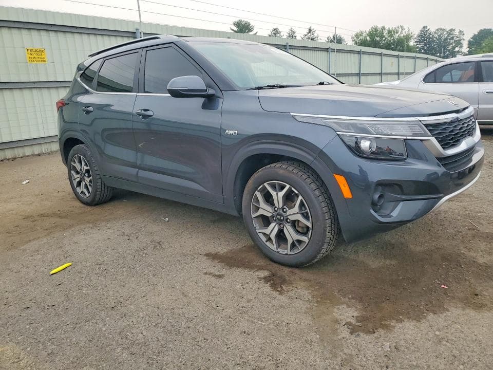 2021 KIA SELTOS EX 4