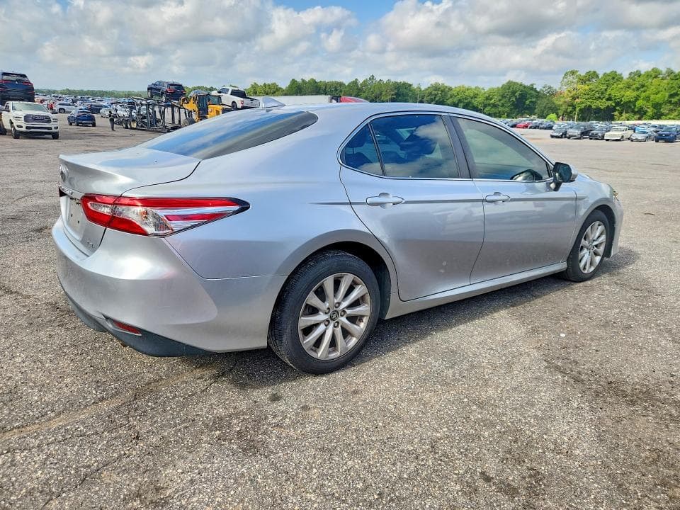 2020 TOYOTA CAMRY LE 3