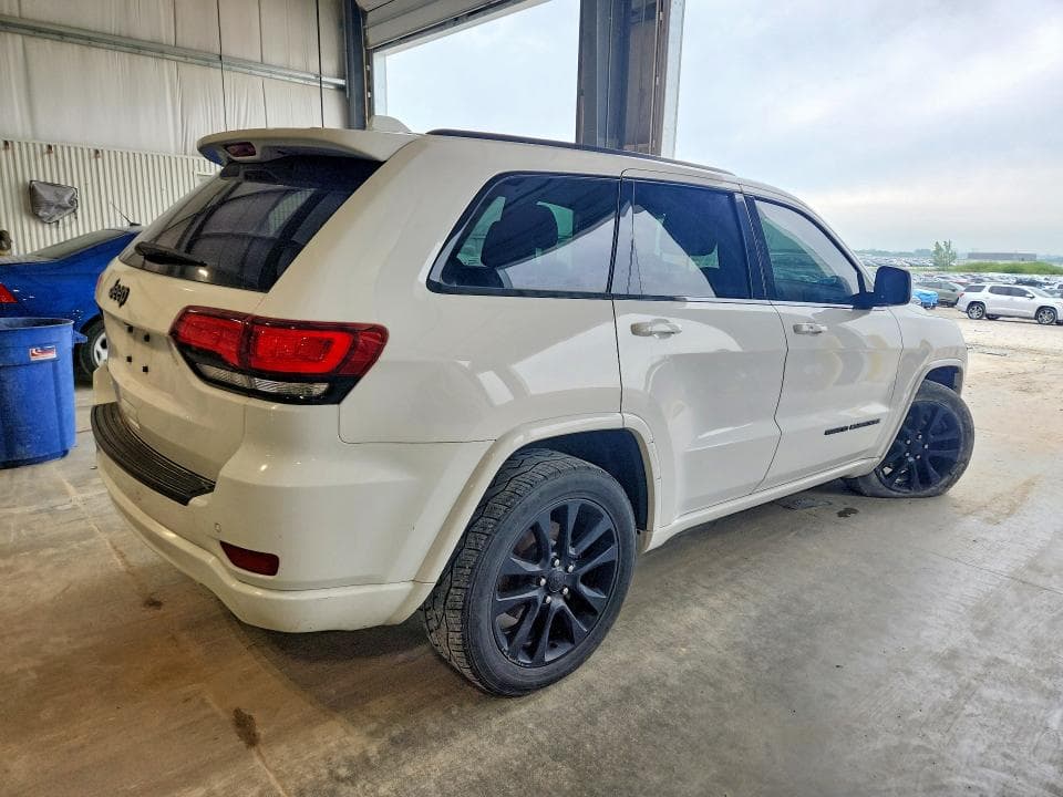 2019 JEEP GRAND CHEROKEE LAREDO 3