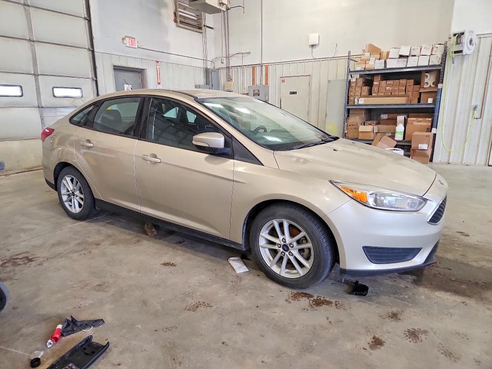 2017 FORD FOCUS SE 4
