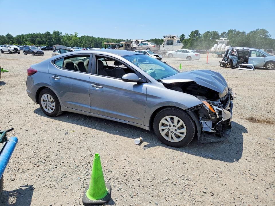 2019 HYUNDAI ELANTRA SE 4