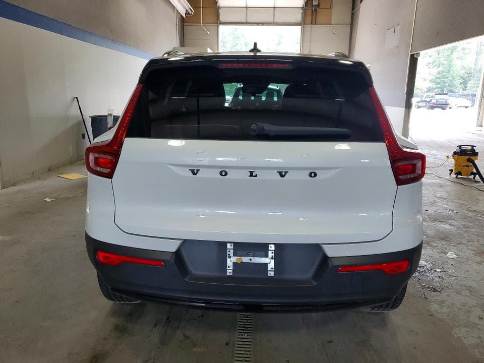2022 VOLVO XC40 T5 R-DESIGN 6