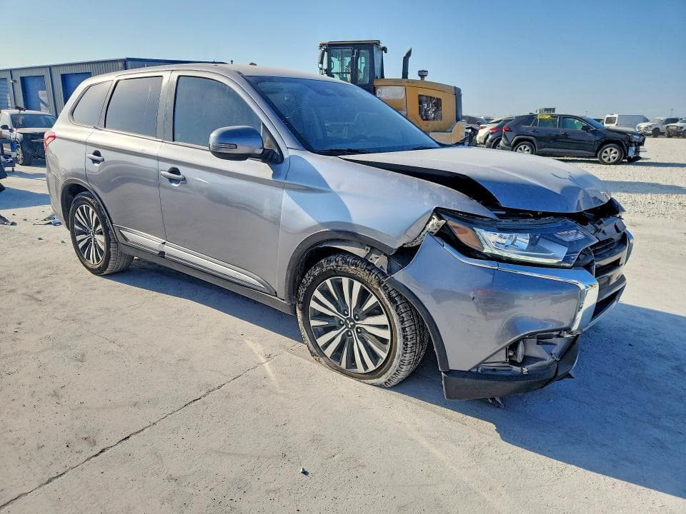 2020 MITSUBISHI OUTLANDER SE 4