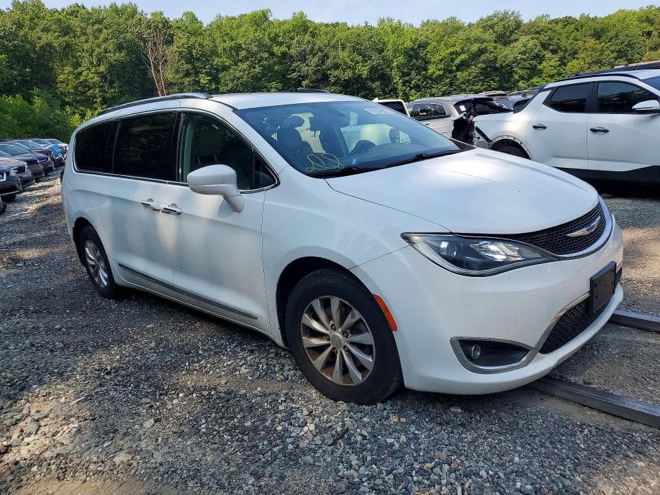 2019 CHRYSLER PACIFICA TOURING L 4