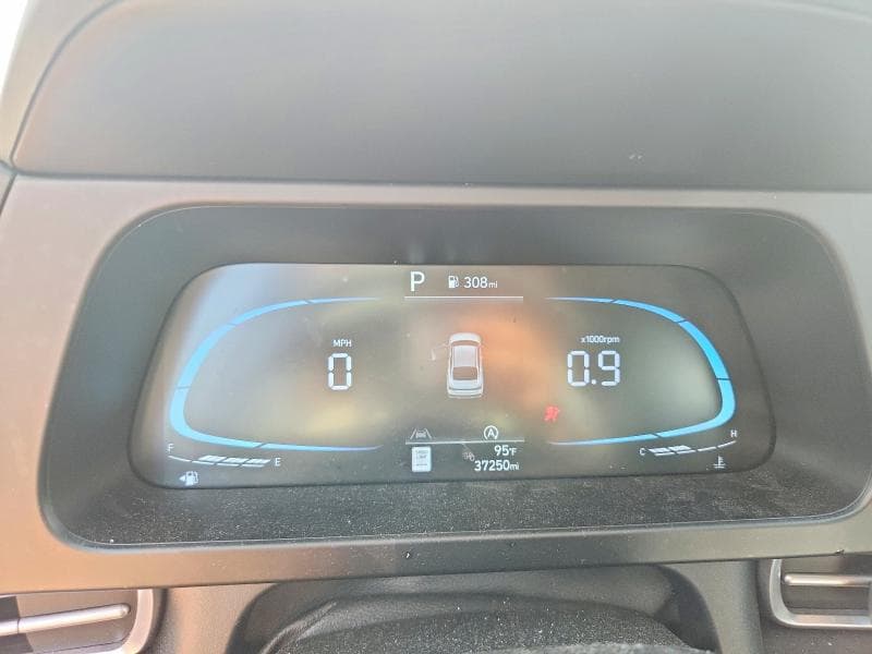 2025 HYUNDAI ELANTRA SE 9