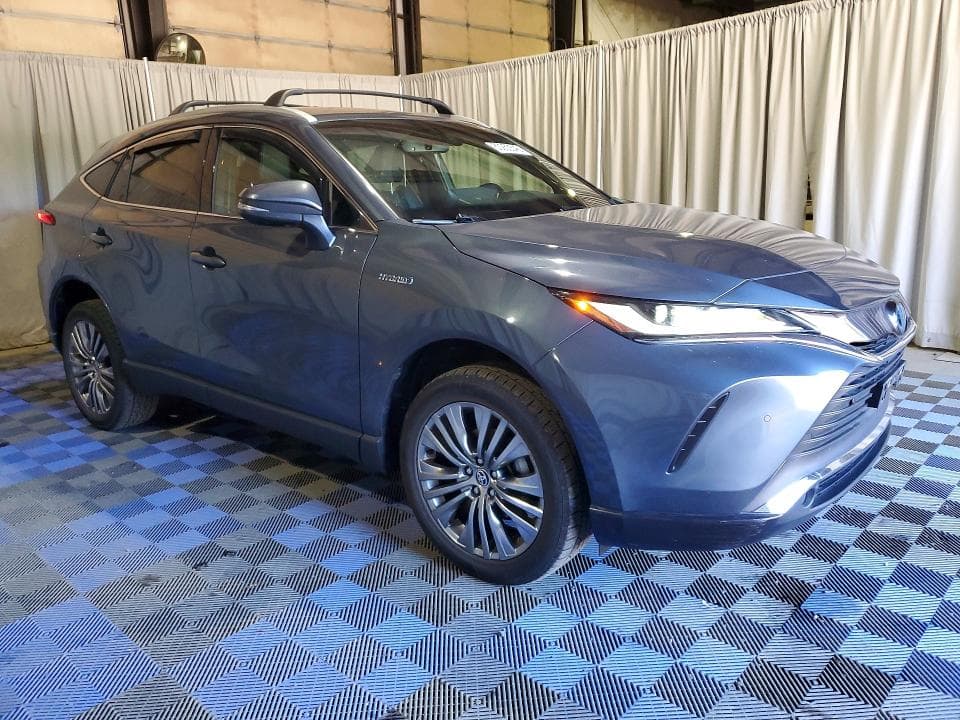 2021 TOYOTA VENZA XLE 4