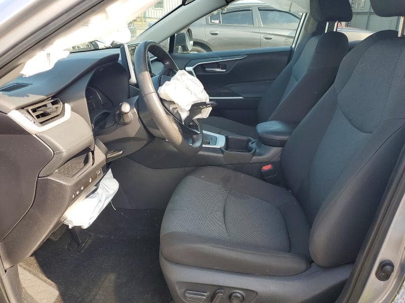 2025 TOYOTA RAV4 XLE 7