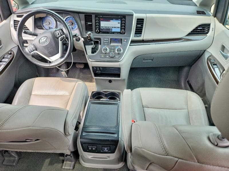 2018 TOYOTA SIENNA XLE 7-PASSENGER 8