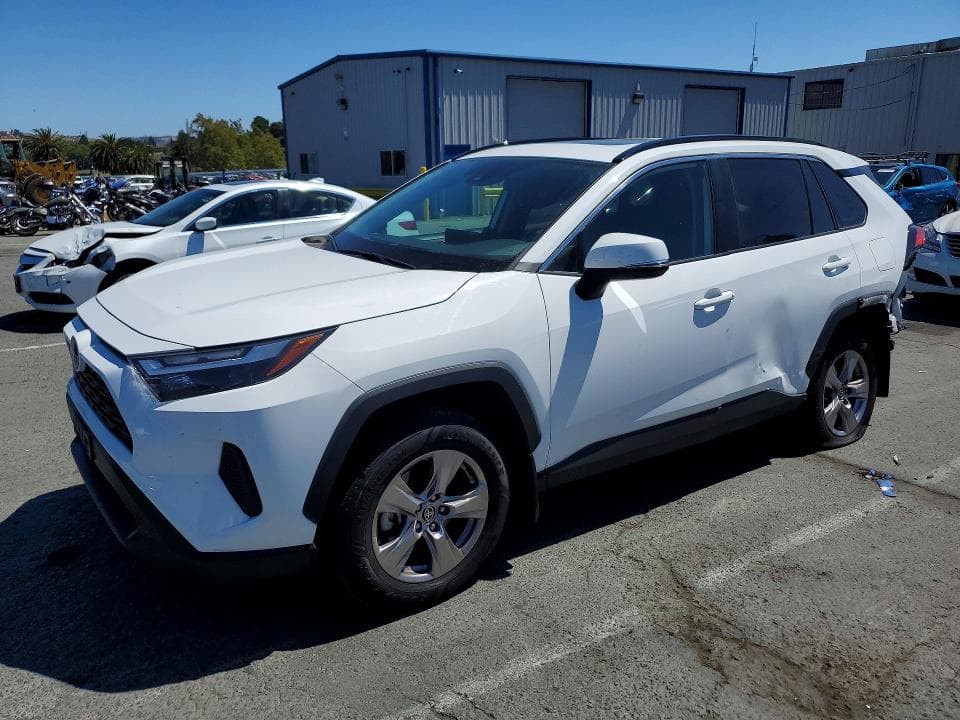 2022 TOYOTA RAV4 XLE - 1